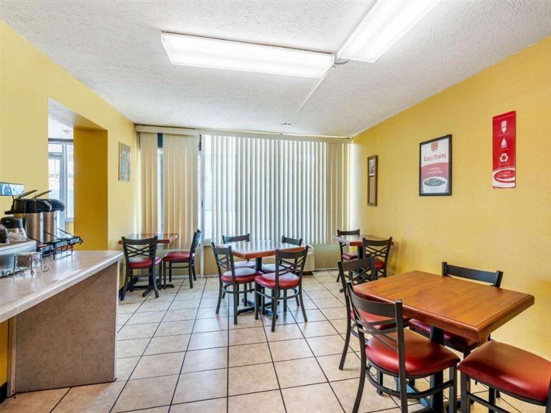 Econo Lodge Near Missouri University Of Science And Technology رولا المظهر الخارجي الصورة
