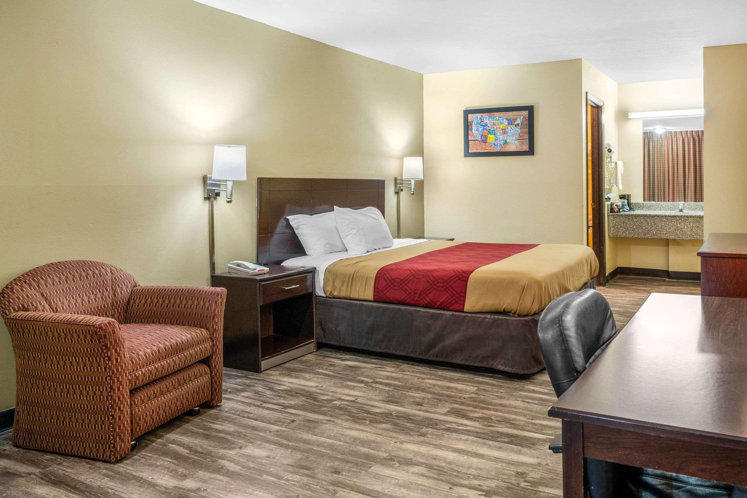 Econo Lodge Near Missouri University Of Science And Technology رولا المظهر الخارجي الصورة