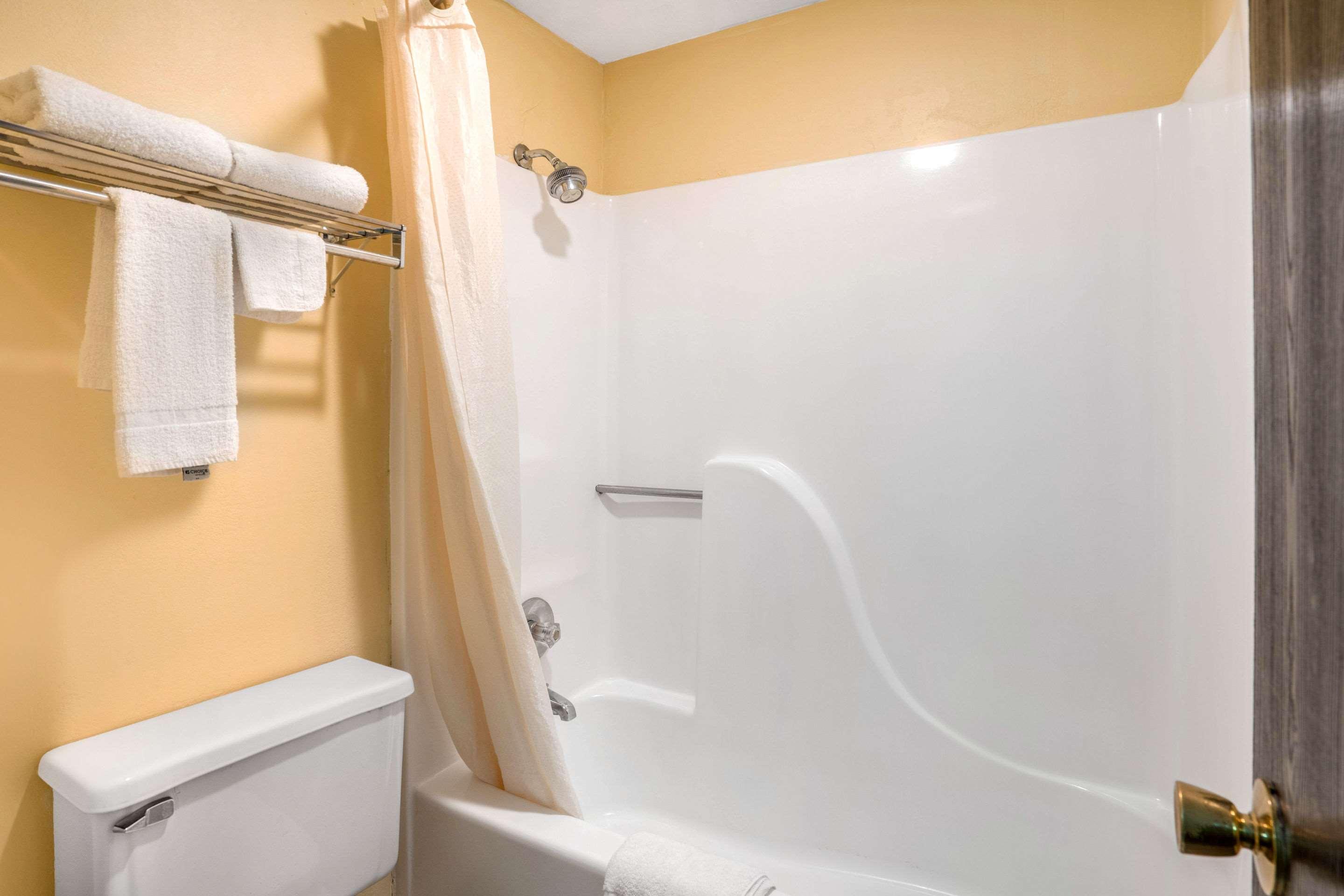 Econo Lodge Near Missouri University Of Science And Technology رولا المظهر الخارجي الصورة