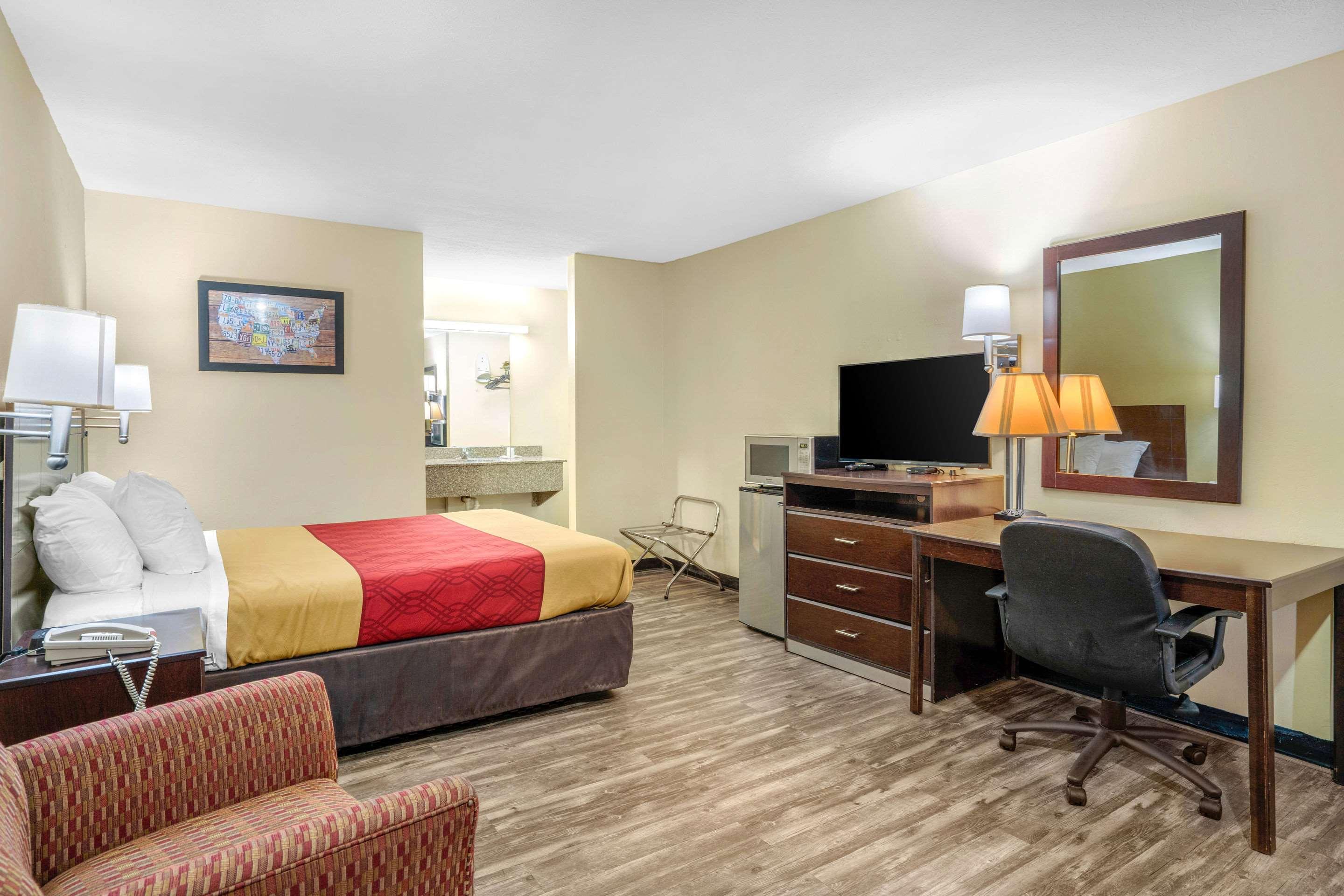Econo Lodge Near Missouri University Of Science And Technology رولا المظهر الخارجي الصورة