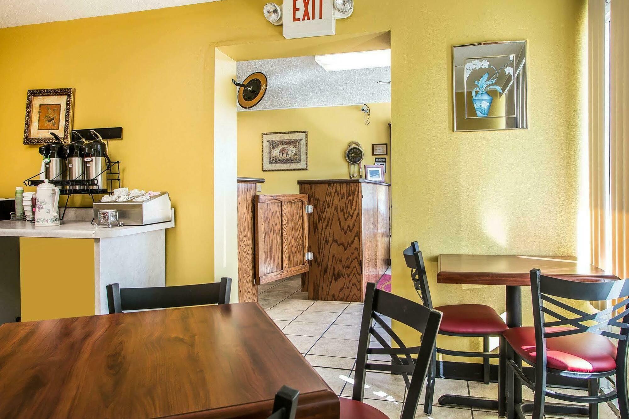 Econo Lodge Near Missouri University Of Science And Technology رولا المظهر الخارجي الصورة